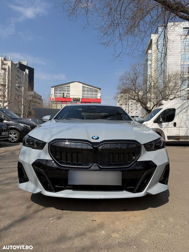 BMW Seria 5 520d xDrive AT MHEV - 1