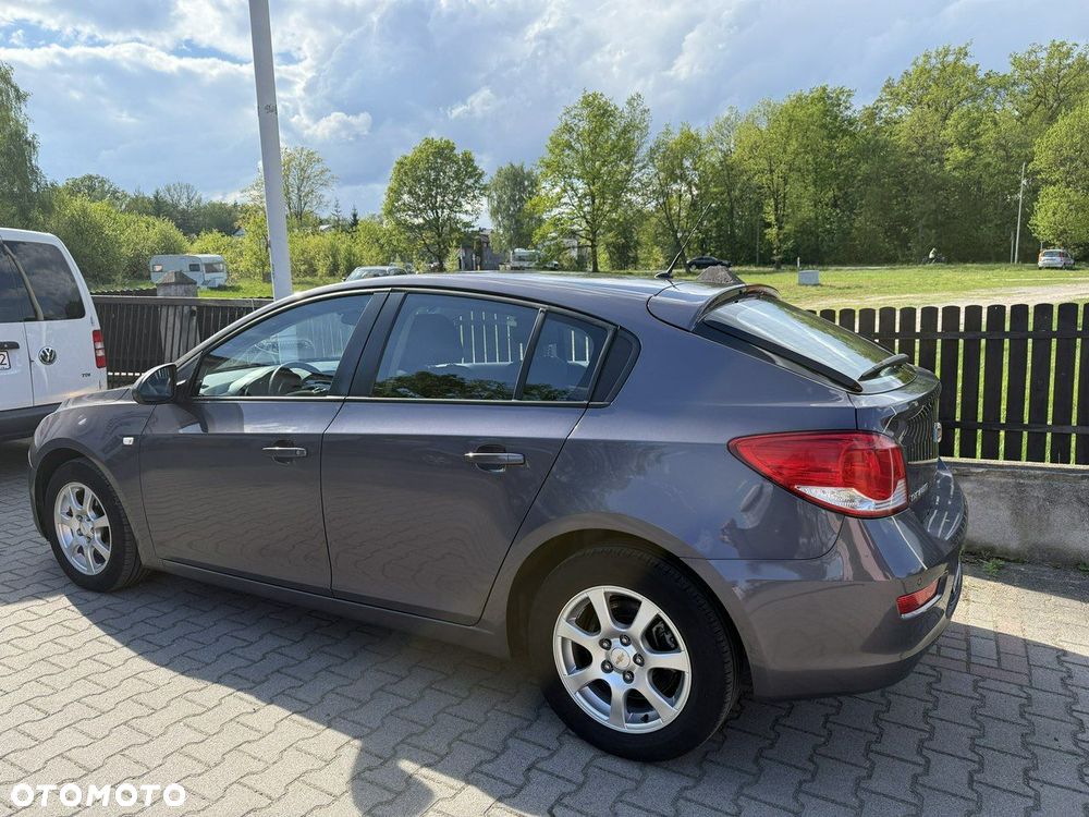 Chevrolet Cruze - 5