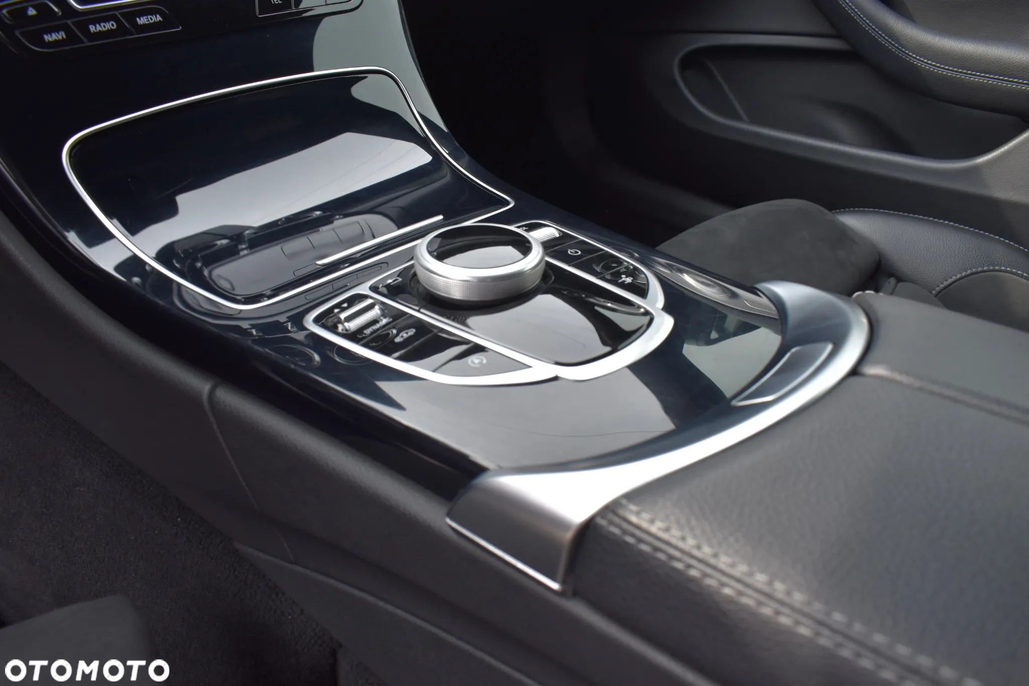Mercedes-Benz Klasa C 300 9G-TRONIC - 31