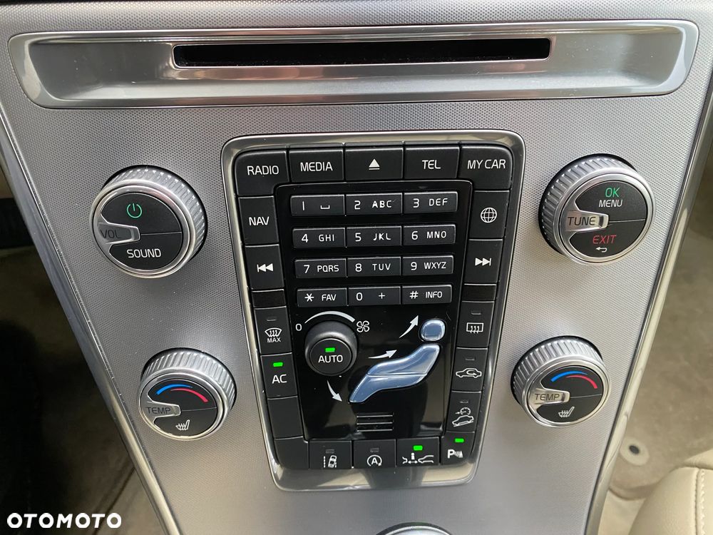 Volvo XC 60 D5 AWD Kinetic - 27