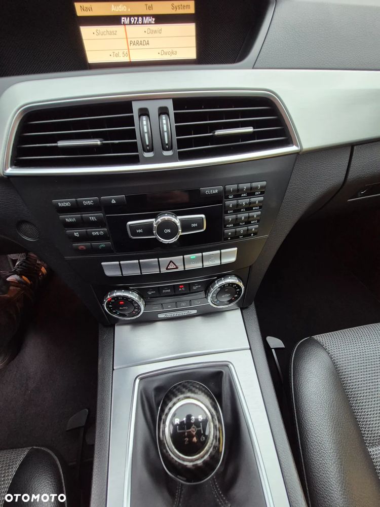 Mercedes-Benz Klasa C 180 BlueEFFICIENCY Avantgarde - 33