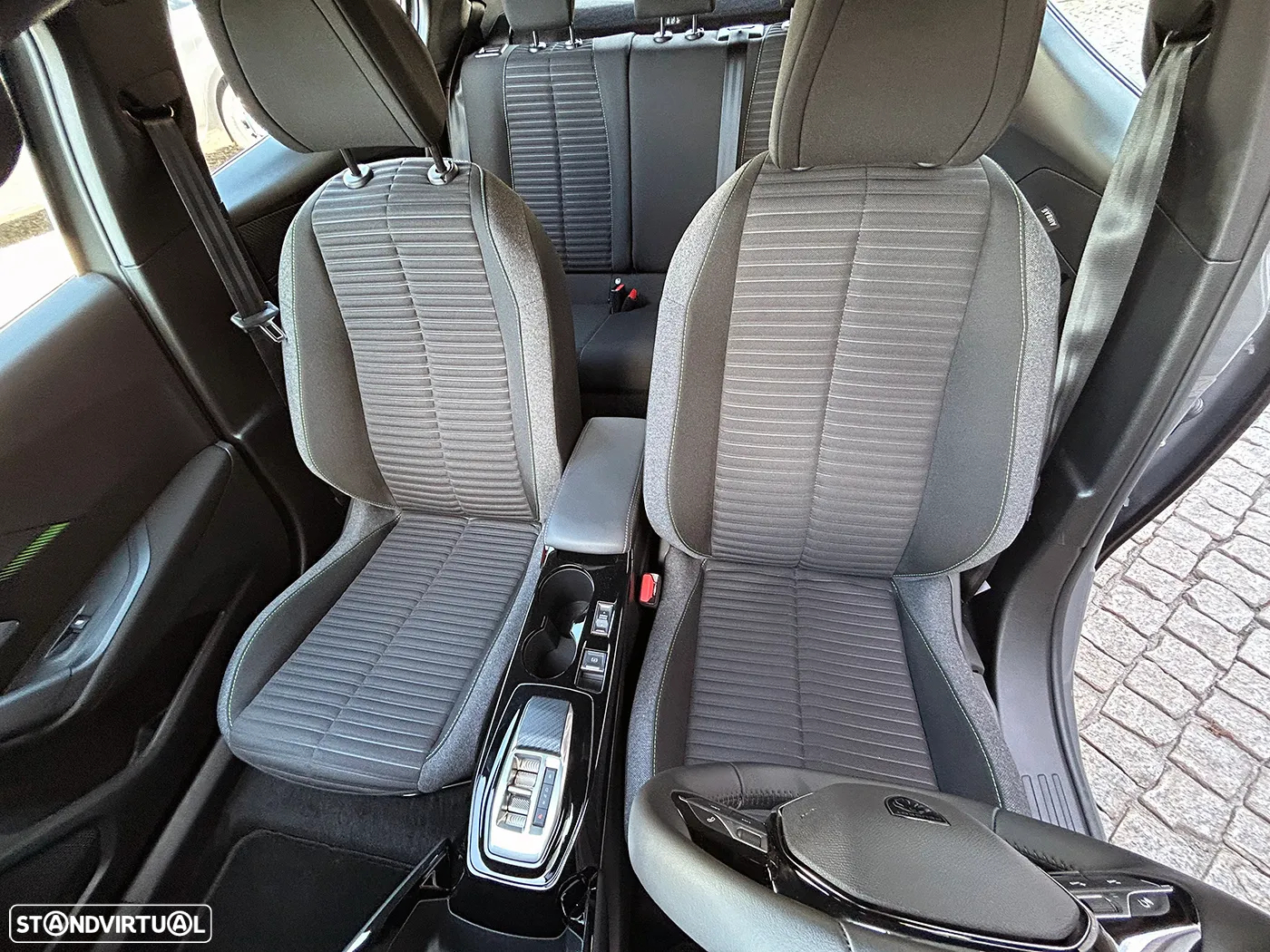 Peugeot e-2008 54 kWh Active - 20