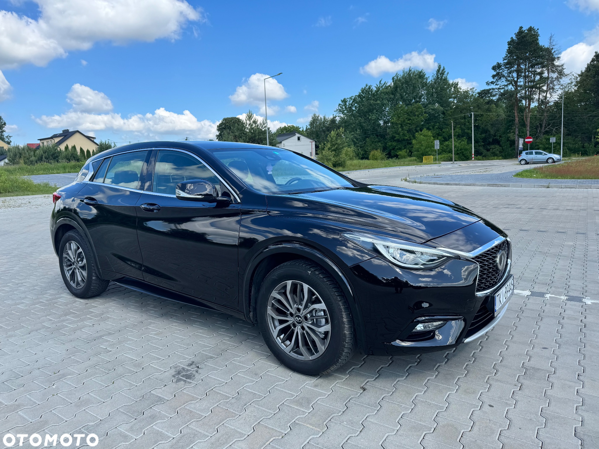 Infiniti Q30 1.6t - 22
