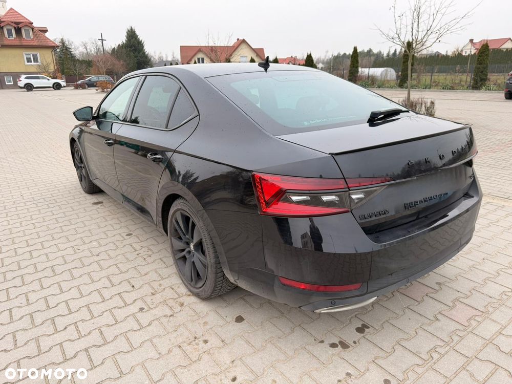 Skoda Superb 2.0 TDI SCR 4x4 Sportline DSG - 6
