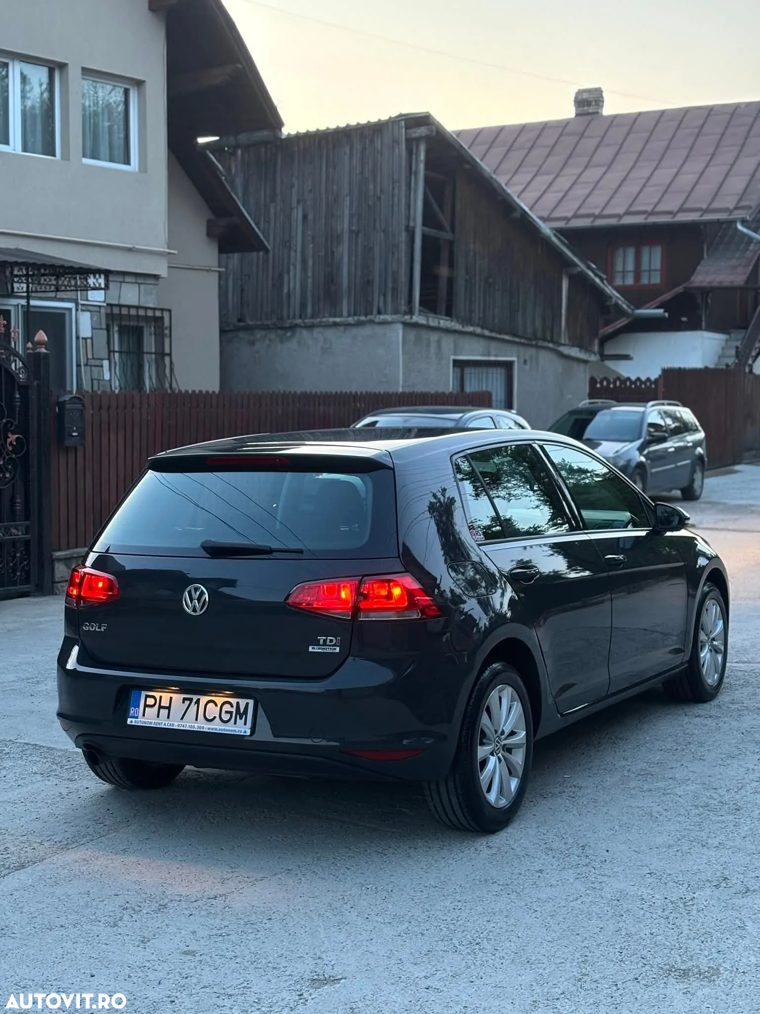 Volkswagen Golf 1.6 TDI BMT Comfortline - 3