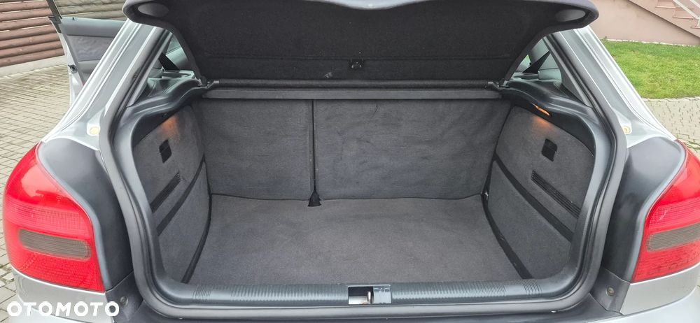 Audi A3 Sportback 1.6 Ambiente - 13