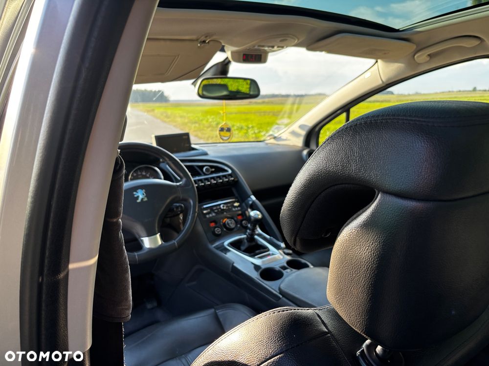 Peugeot 3008 2.0 HDi Premium+ - 16