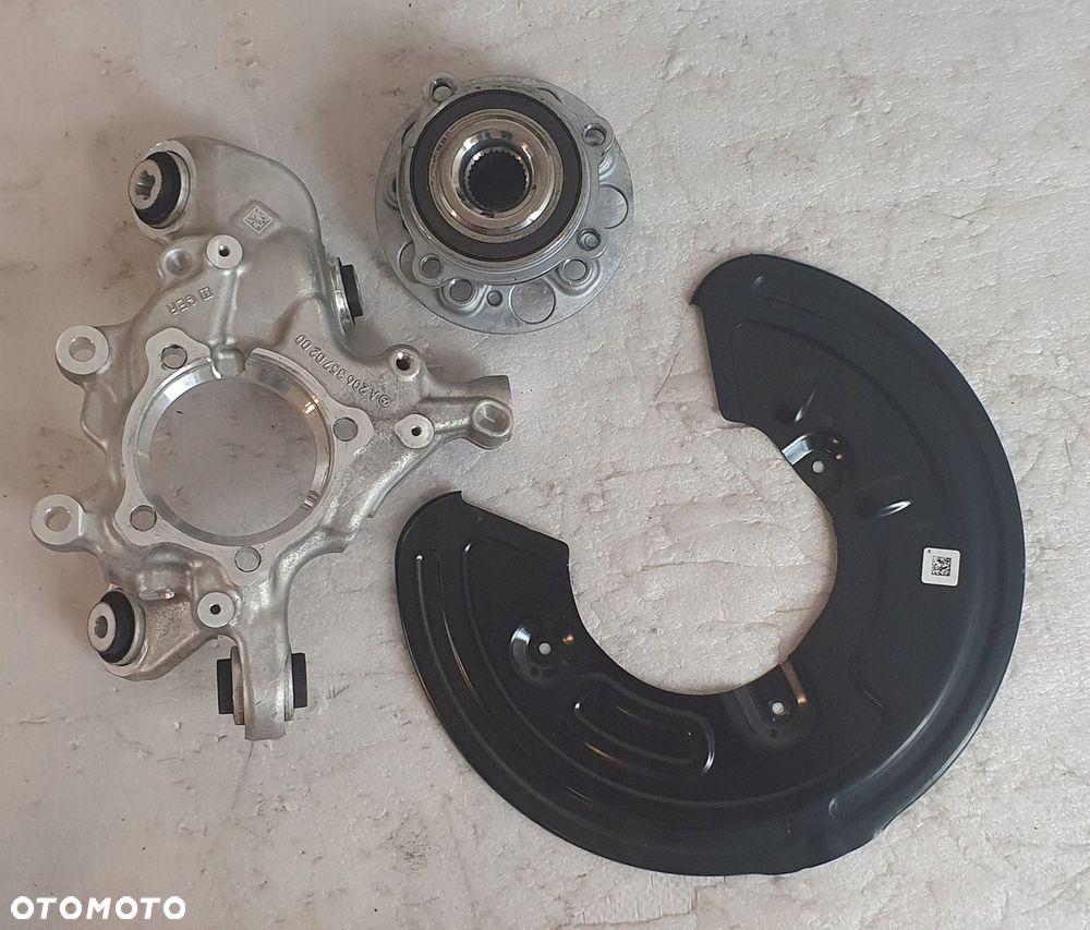 ZWROTNICA PIASTA TYŁ PRAWA MERCEDES C-KLASA V W206 - 1