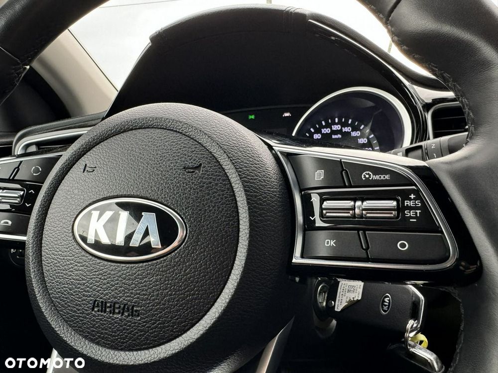 Kia Ceed - 16