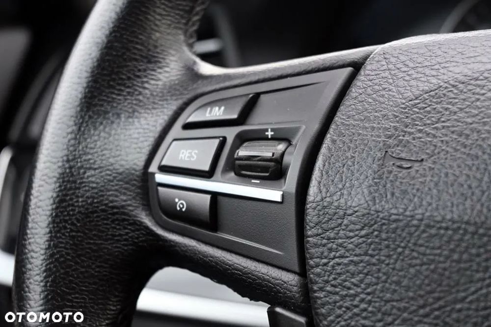 BMW Seria 5 520d Modern Line - 38