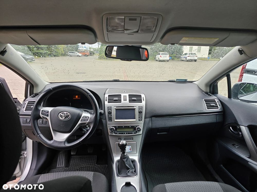 Toyota Avensis 2.0 D-4D Sol - 9
