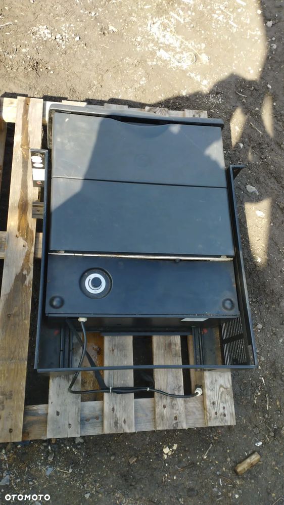 LODÓWKA RENAULT PREMIUM DXI - 1