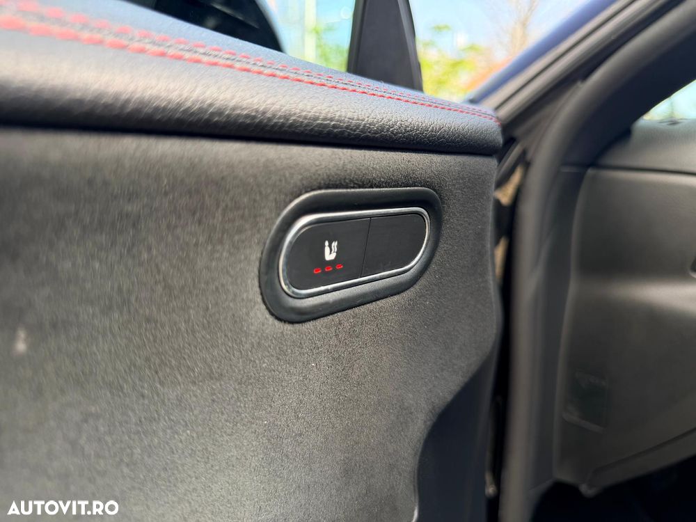 Mercedes-Benz CLA 200 7G-DCT AMG Line - 14