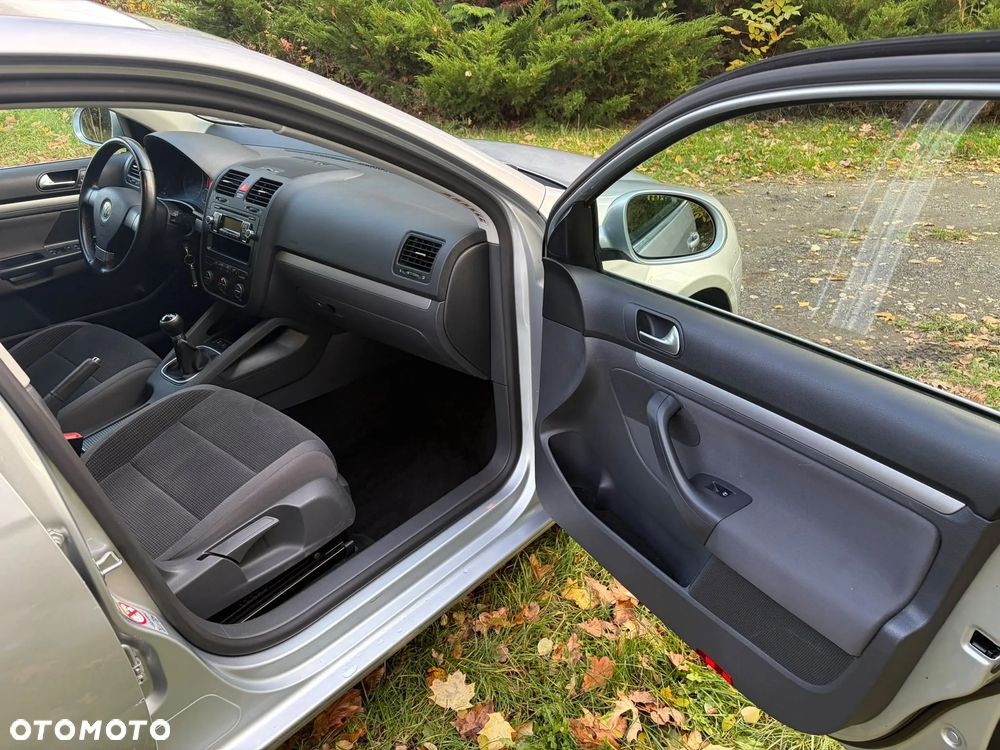 Volkswagen Golf - 28