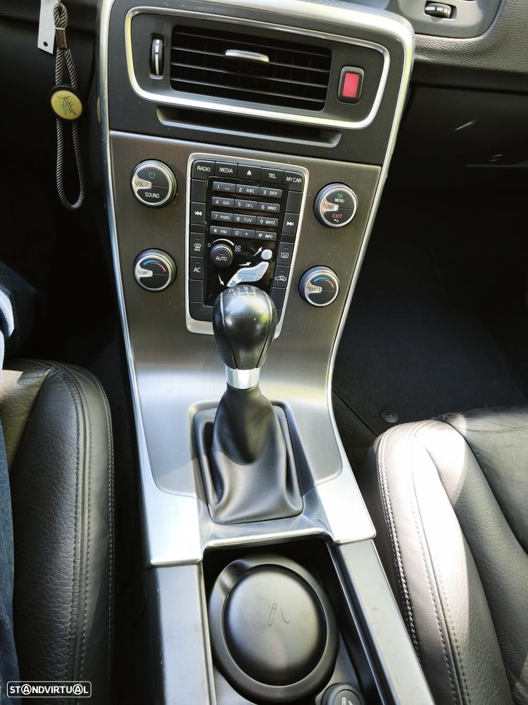 Volvo V60 1.6 D2 Drive Momentum Start/Stop - 3
