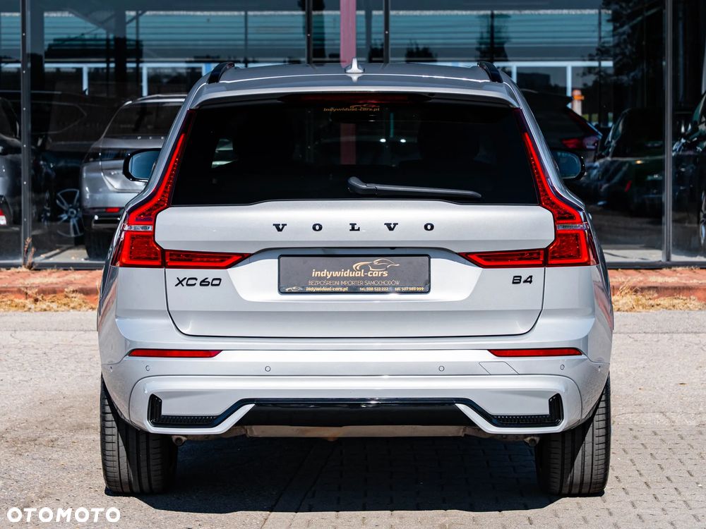 Volvo XC 60 B4 B Plus Dark - 19