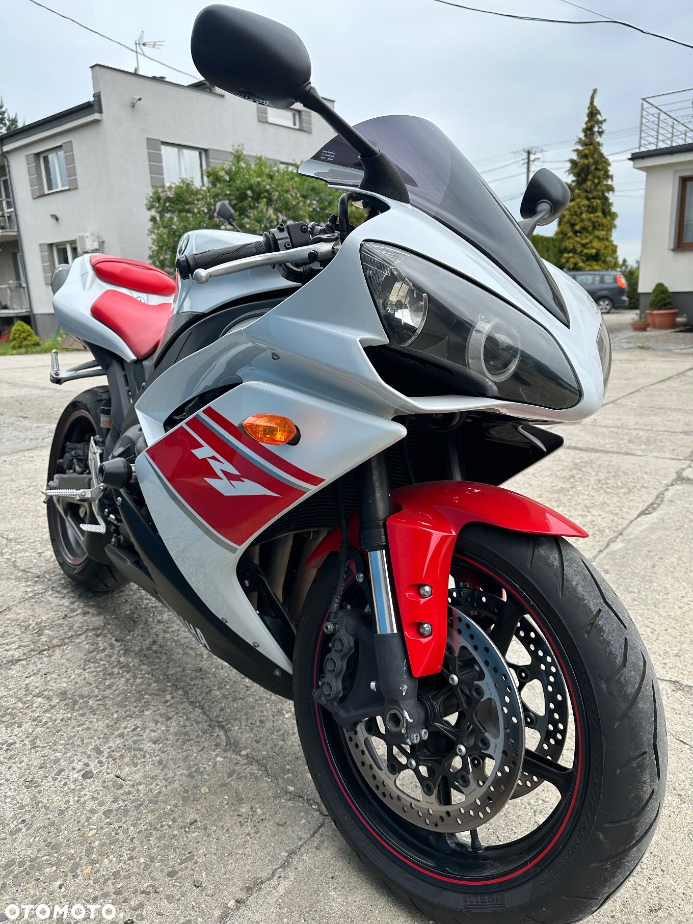 Yamaha R1 - 1