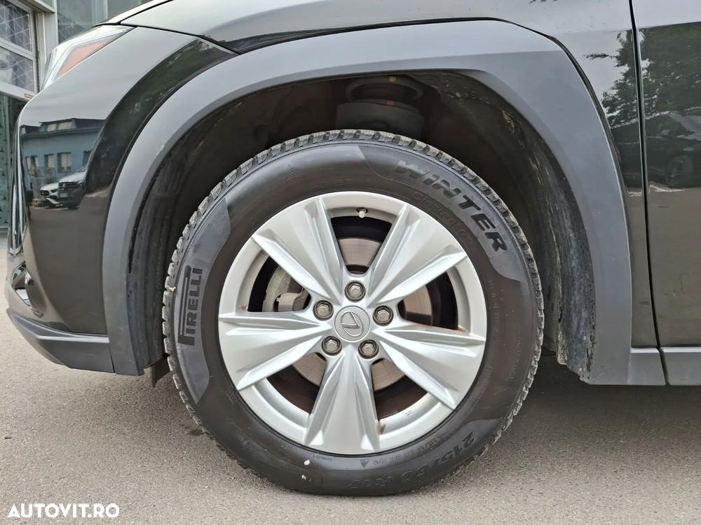 Lexus UX 250h FWD Business - 26