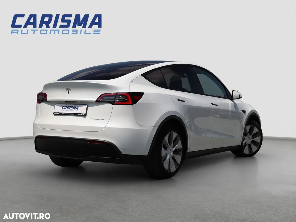 Tesla Model Y Long Range Dual Motor AWD - 5