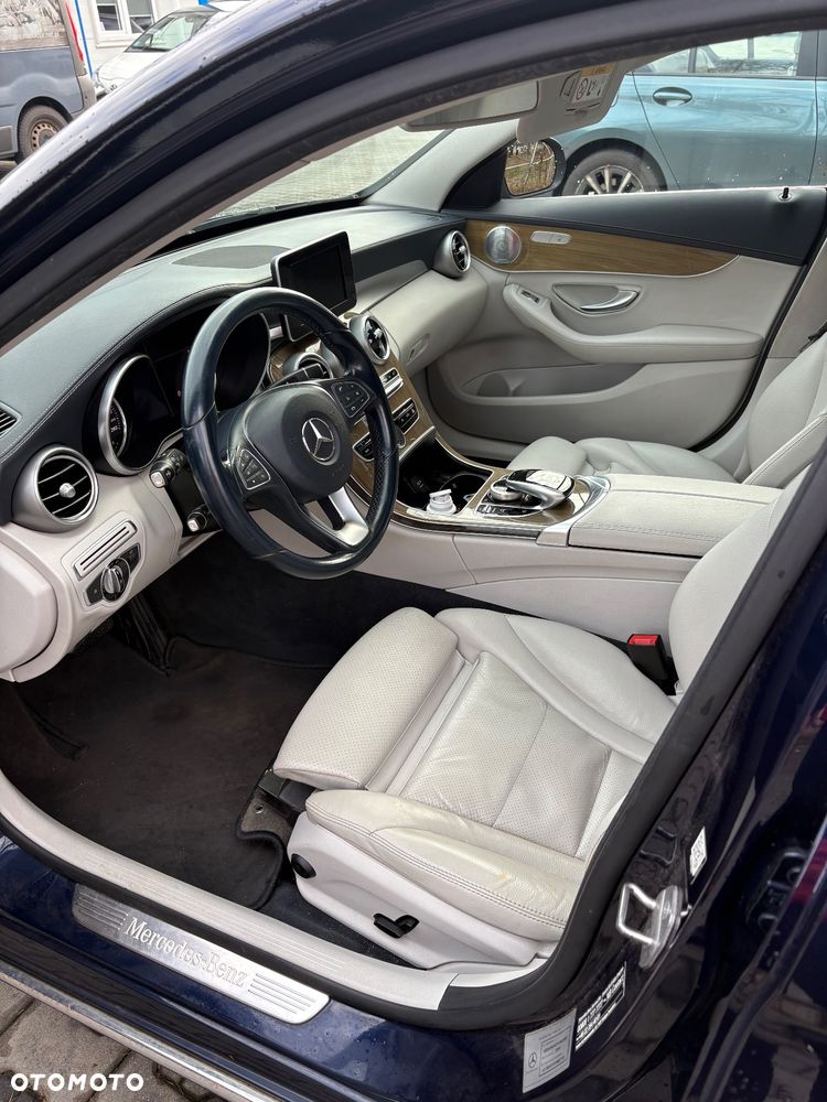 Mercedes-Benz Klasa C 200 4-Matic 7G-TRONIC - 12