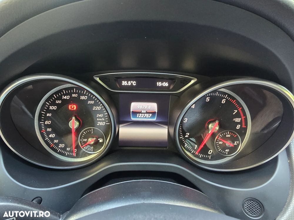 Mercedes-Benz CLA 180 Standard - 8
