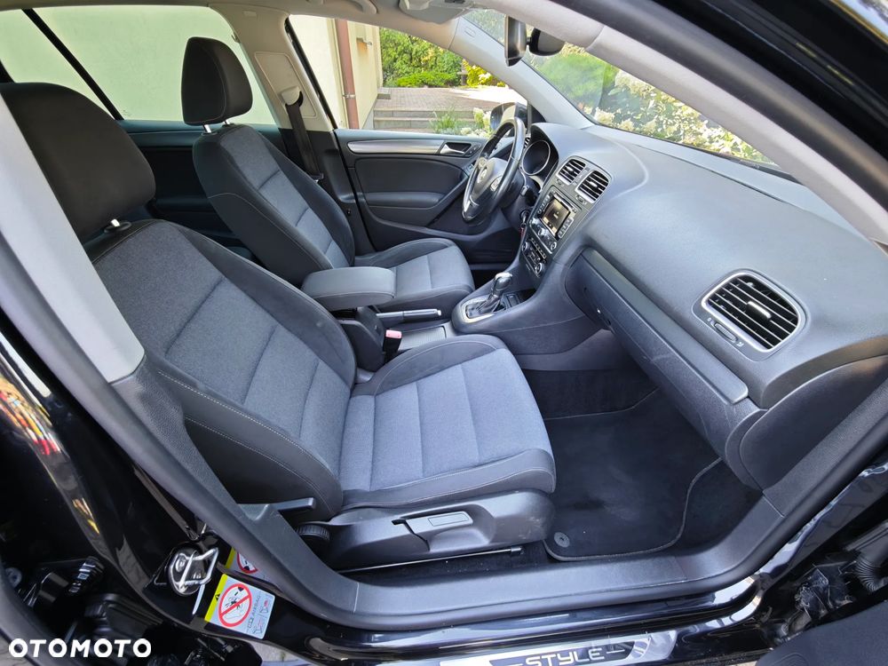 Volkswagen Golf - 22