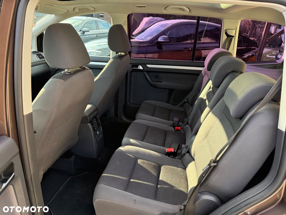 Volkswagen Touran 1.6 TDI DPF BlueMotion Technology Highline - 37