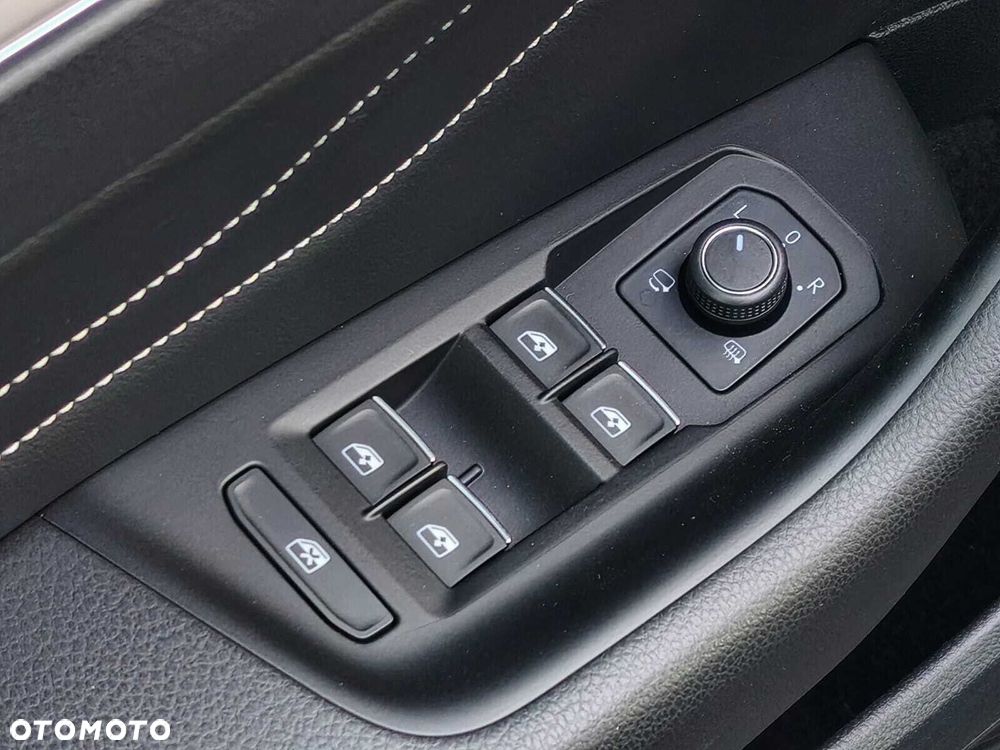 Volkswagen Passat 1.5 TSI EVO Elegance DSG - 22