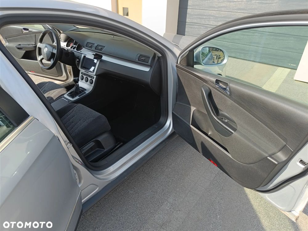 Volkswagen Passat 1.9 TDI Comfortline - 19