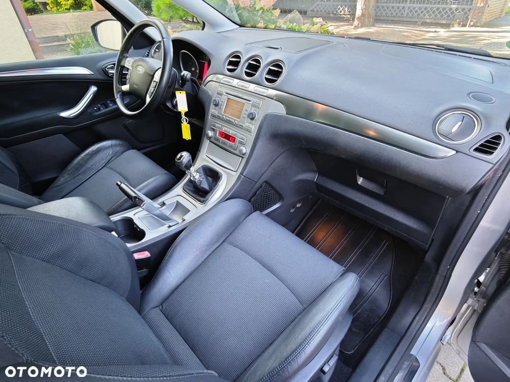 Ford S-Max 2.5 Titanium - 28