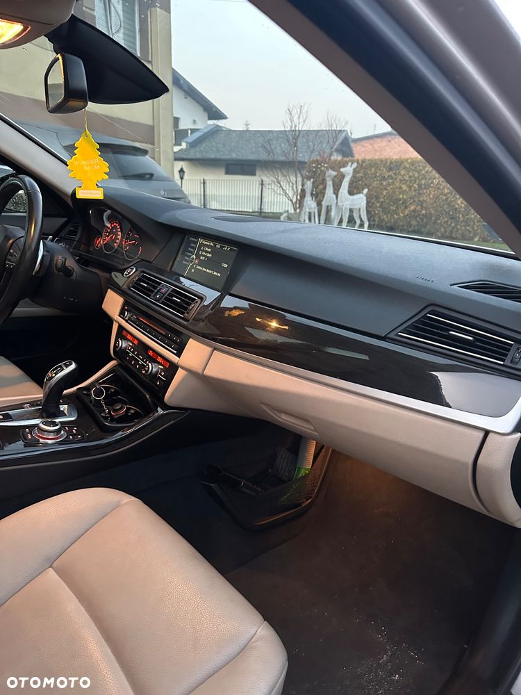 BMW Seria 5 528i Sport-Aut - 17