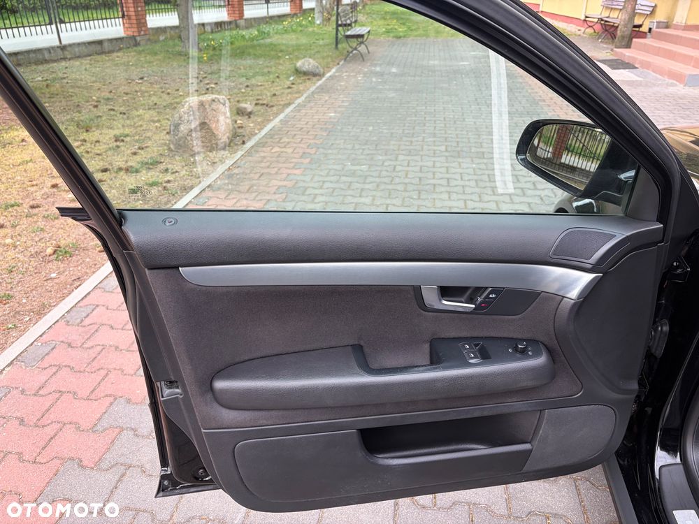 Audi A4 Limousine - 18