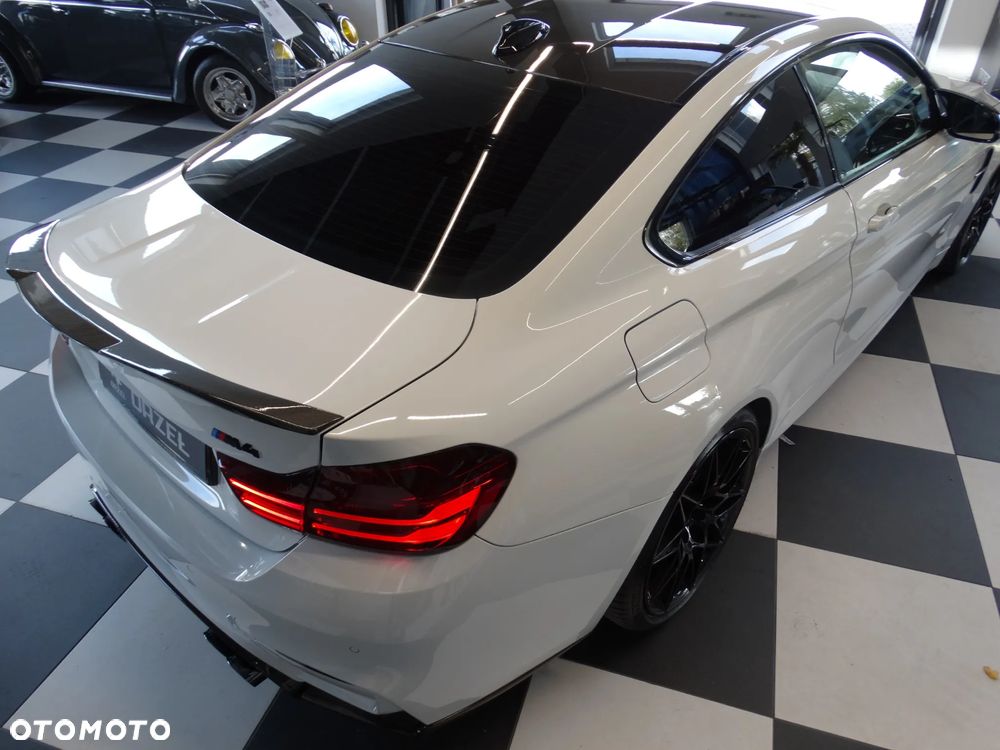 BMW M4 Coupe DKG - 21