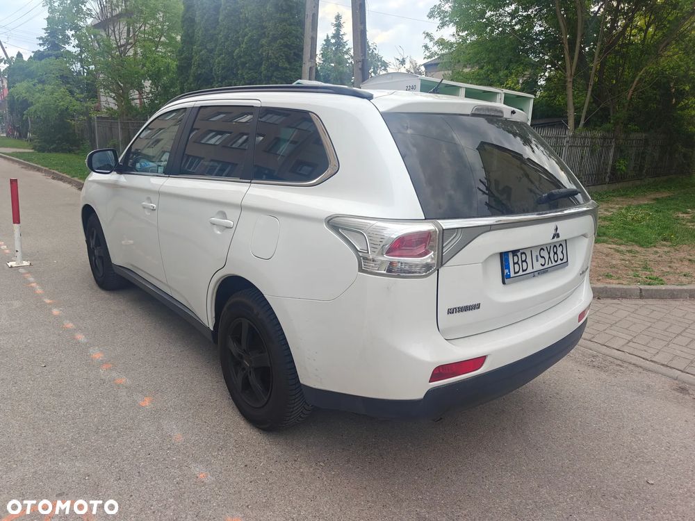 Mitsubishi Outlander - 7