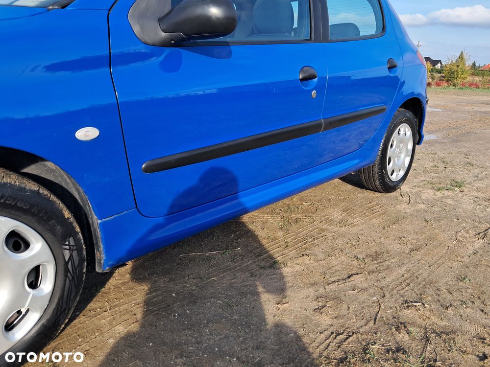 Peugeot 206 1.1 Mistral - 12