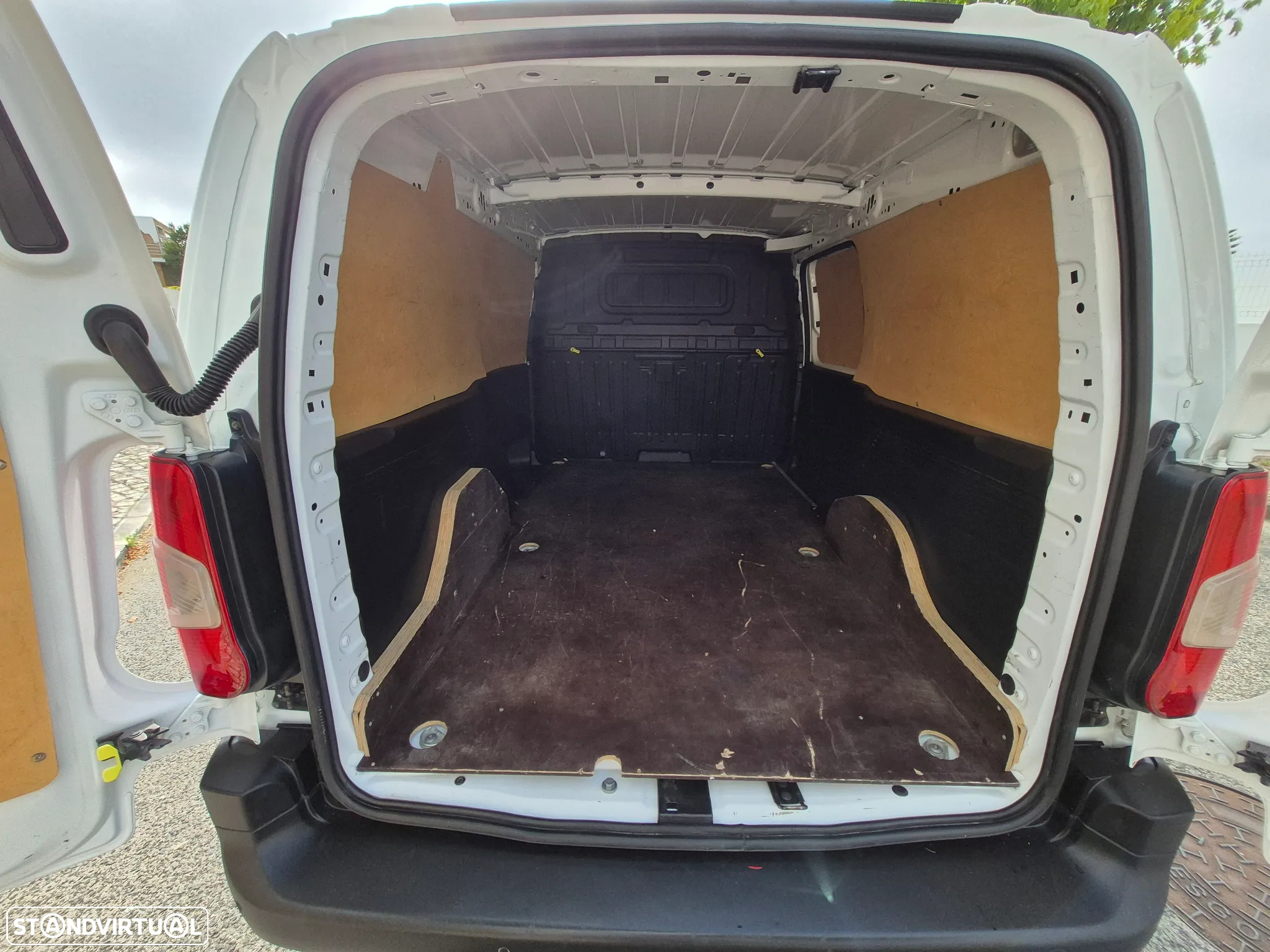 Peugeot Partner LONGA - 60.000KM | GARANTIA | 3 LUG. - 10