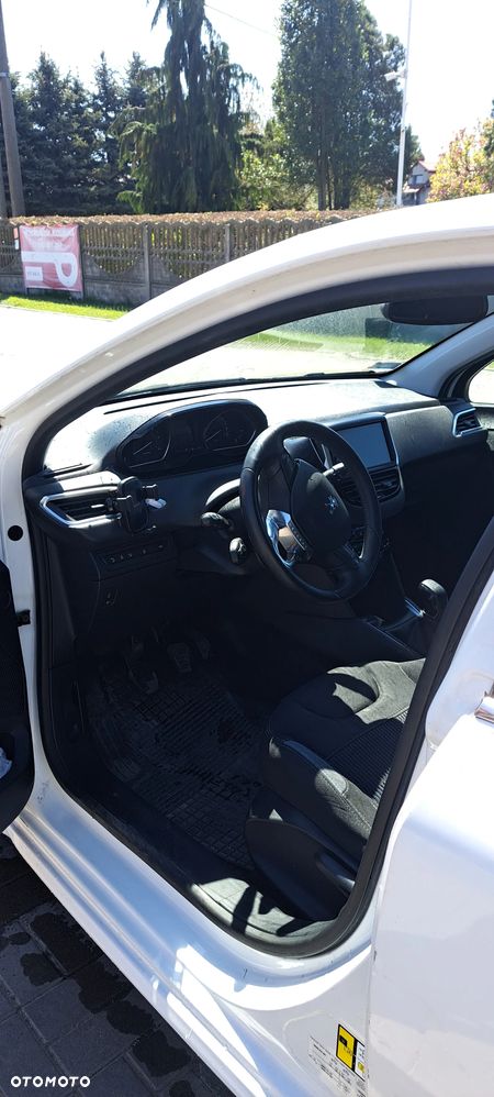 Peugeot 208 1.6 e-HDi Allure STT - 11