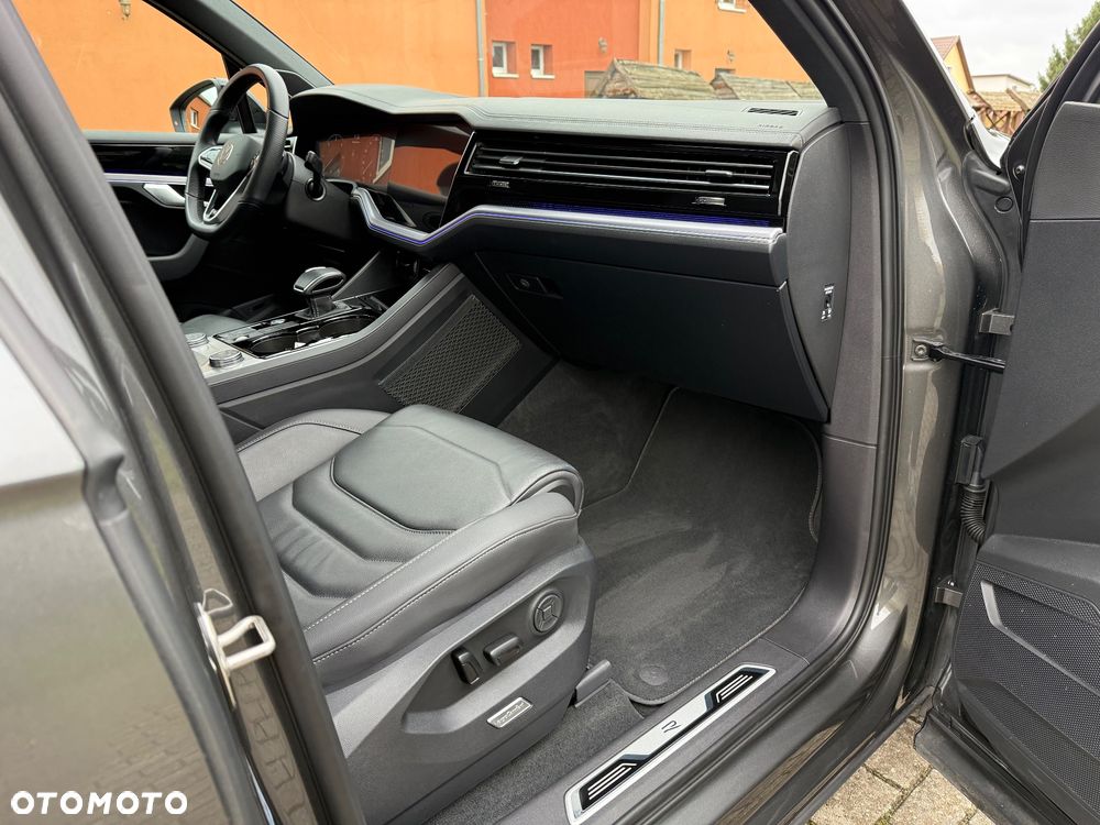 Volkswagen Touareg 3.0 V6 TDI SCR 4Motion Automatik R-Line - 14