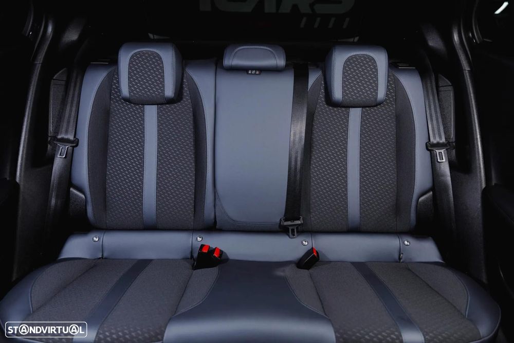 Peugeot e-2008 Allure - 11