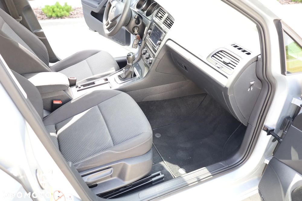 Volkswagen Golf 1.0 TSI (BlueMotion Technology) Comfortline - 28