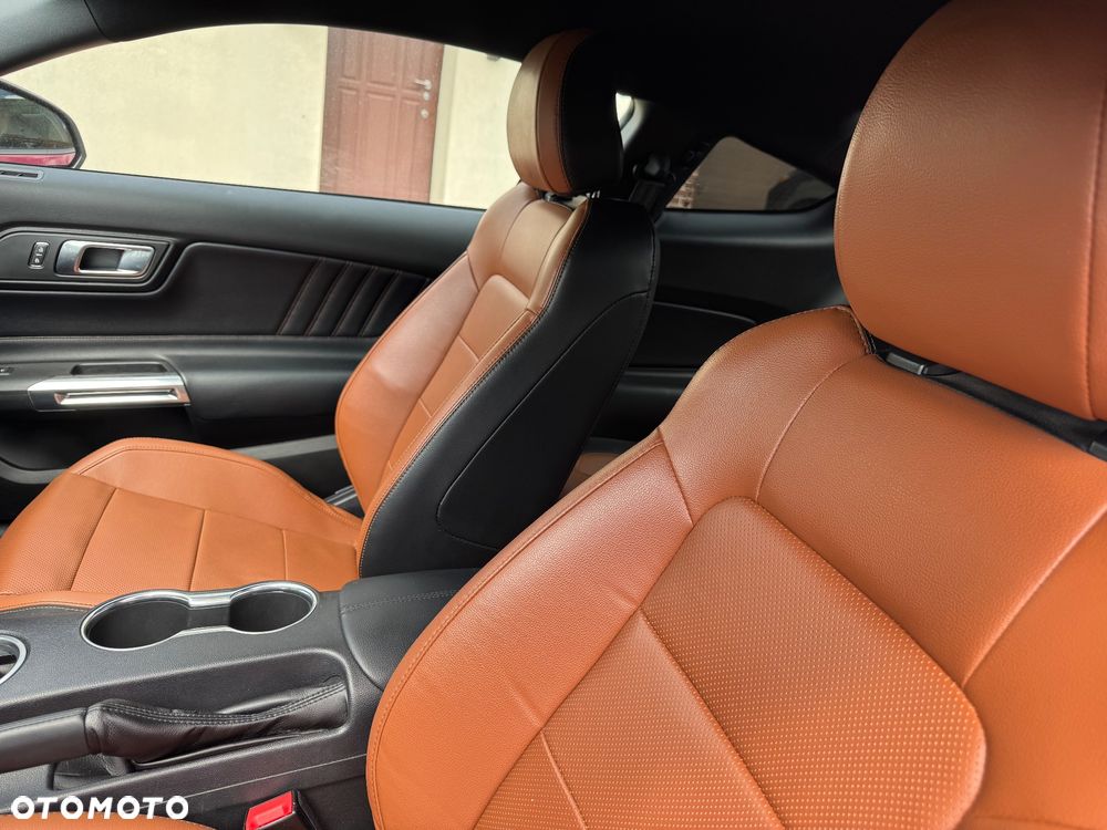 Ford Mustang - 6