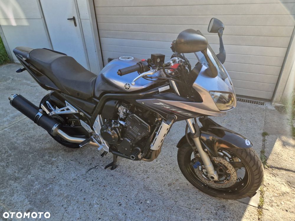 Yamaha FZS - 2