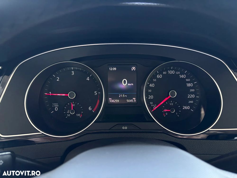 Volkswagen Passat 2.0 TDI Comfortline - 15