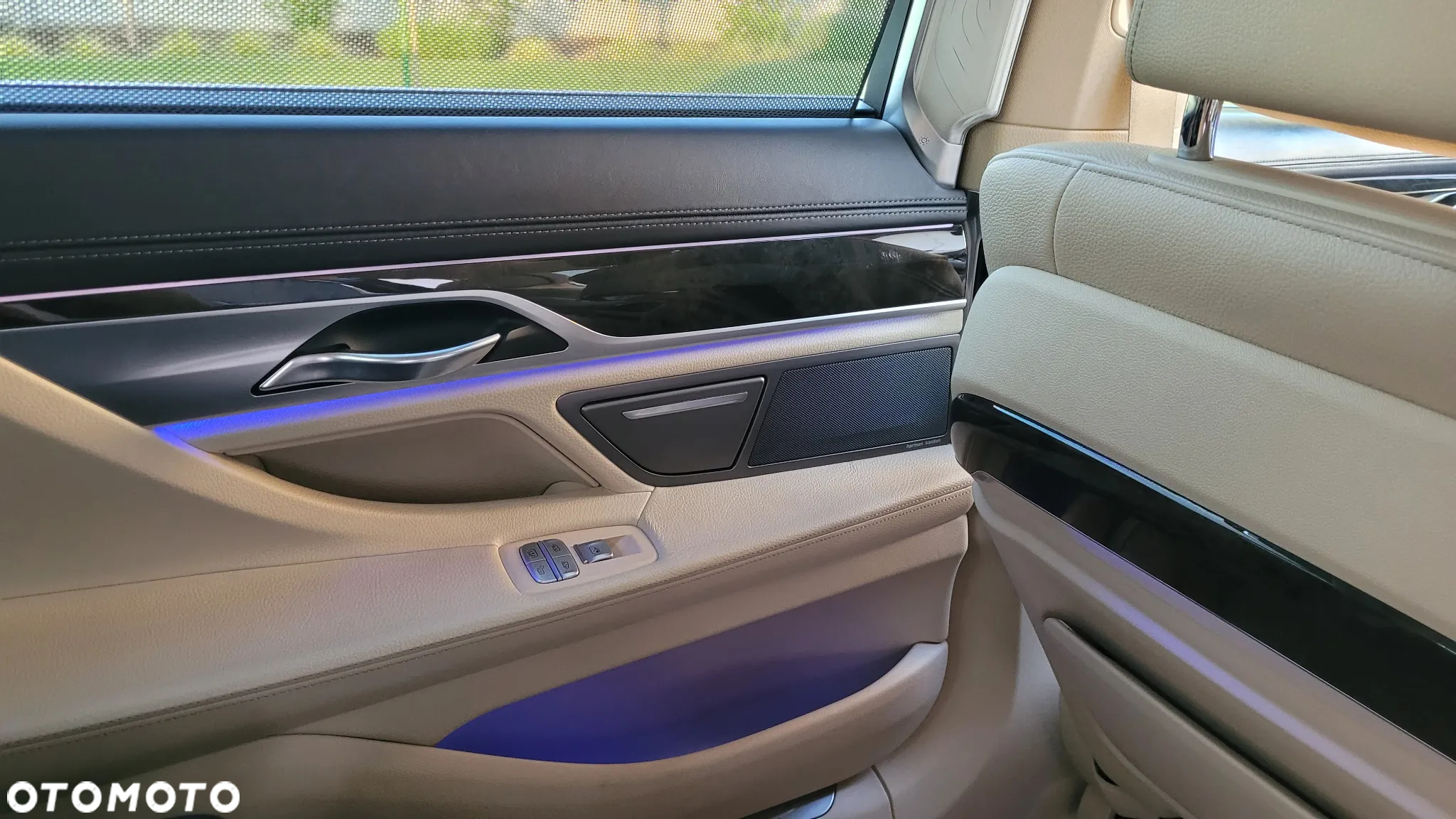 BMW Seria 7 740Li - 23
