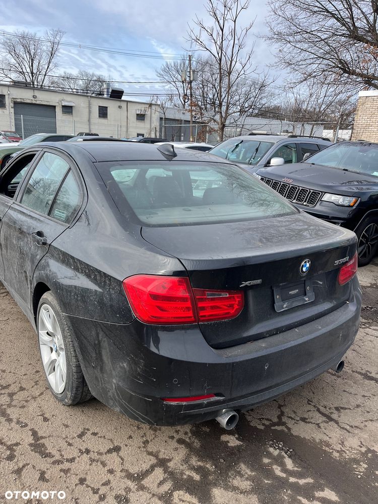 BMW Seria 3 335i xDrive - 14