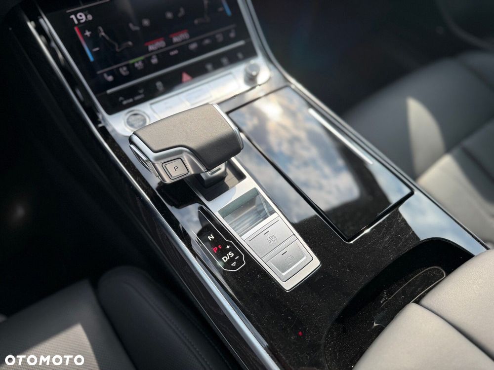 Audi A8 - 27