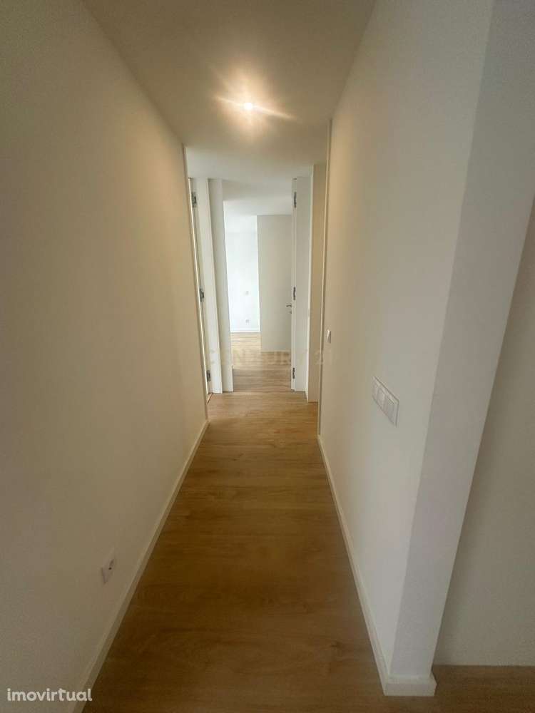 T2 para Arrendamento – Furadouro, Ovar | Último Piso com 2 Lugares de - Grande imagem: 2/13