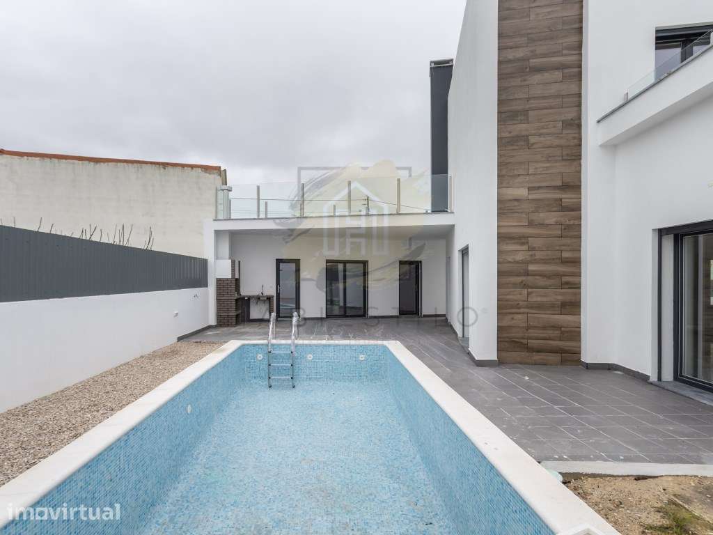 Moradia V4 nova com piscina - Grande imagem: 3/42