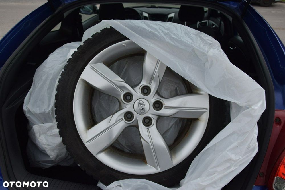 Hyundai Veloster 1.6 Style - 20
