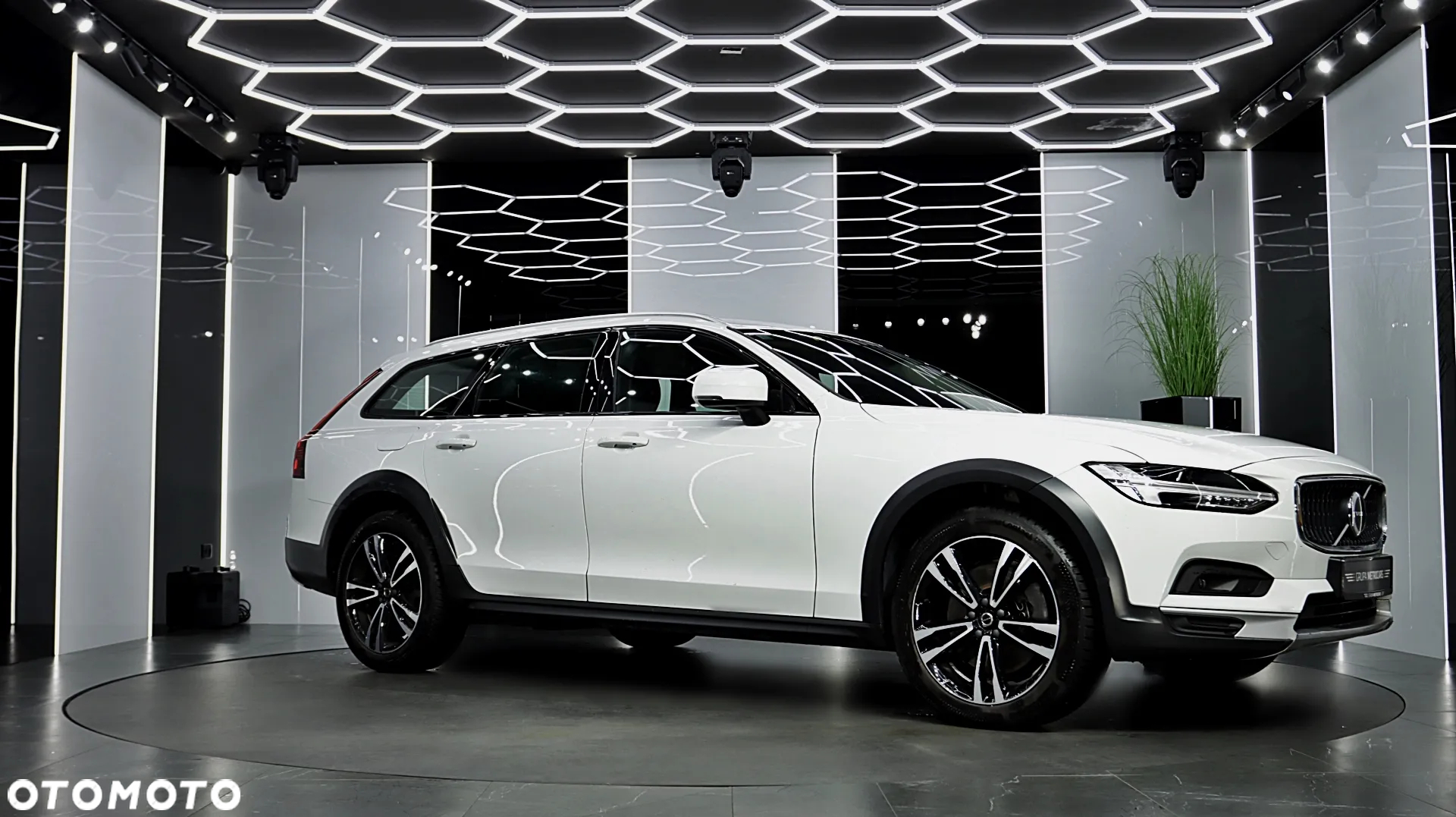 Volvo V90 Cross Country D4 AWD Pro - 13
